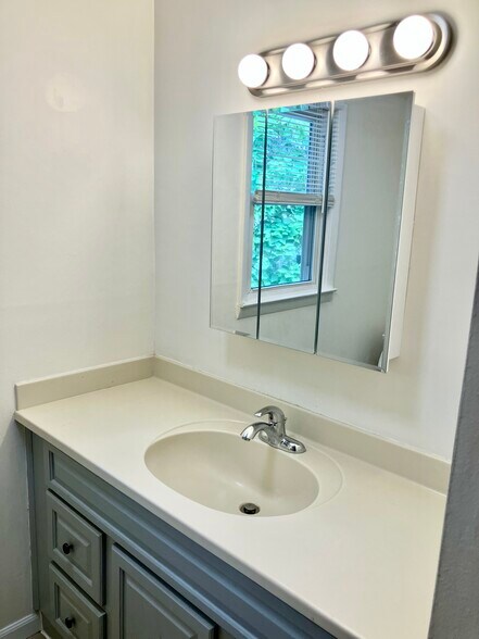 More Photos Of 141 Dunbar Ave, Fords Specialty For Sale