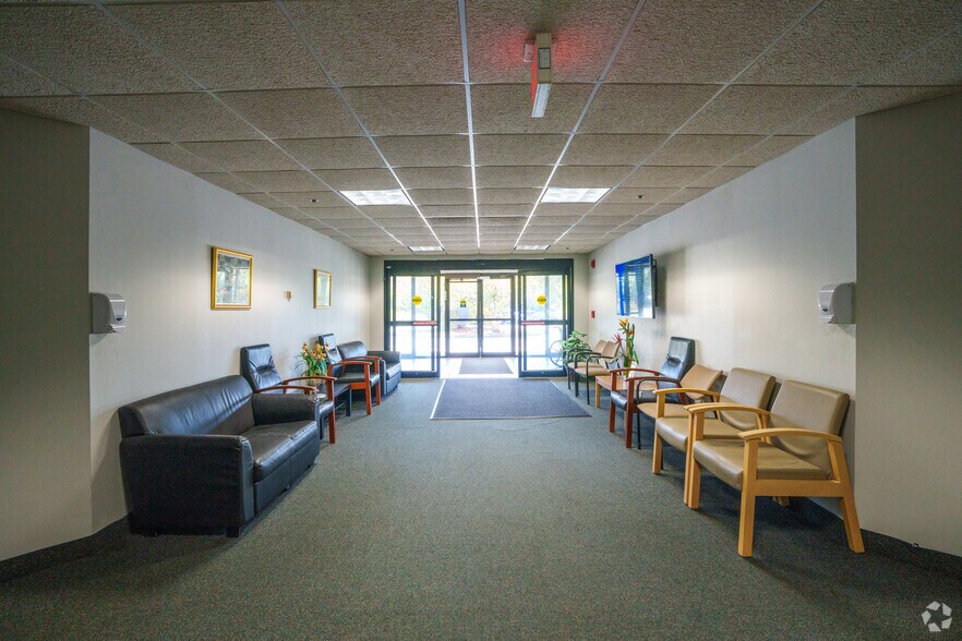 More Photos Of 190 Groton Rd, Ayer Medical For Lease