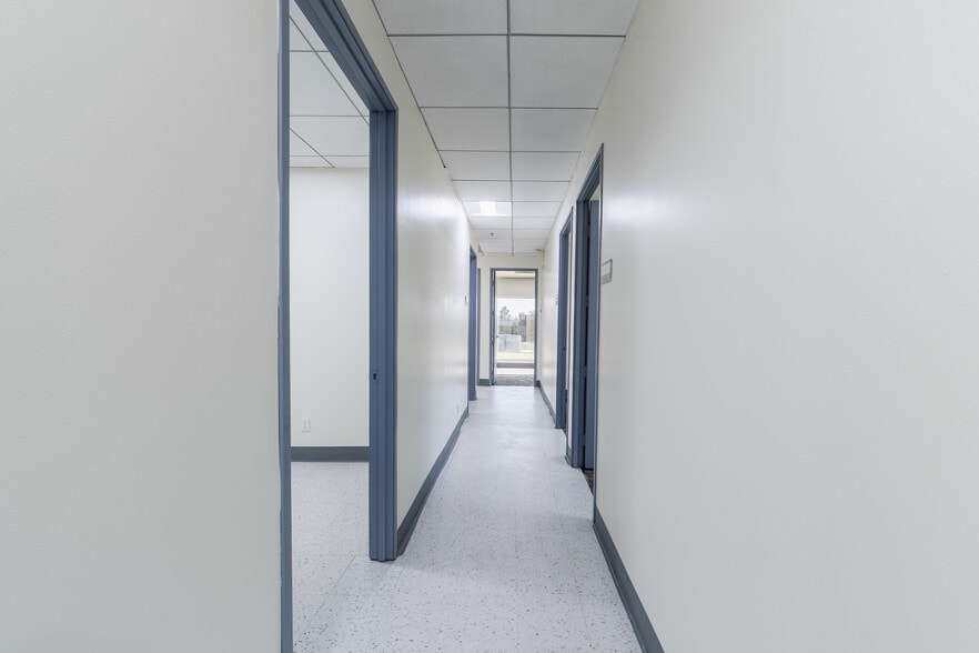 More Photos Of 10237-10239 Flanders Ct, San Diego Research And Development For Lease