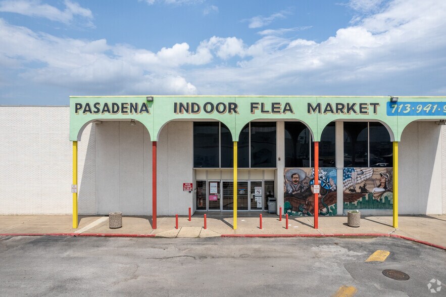 More Photos Of 2202 Spencer Hwy, Pasadena Freestanding For Lease