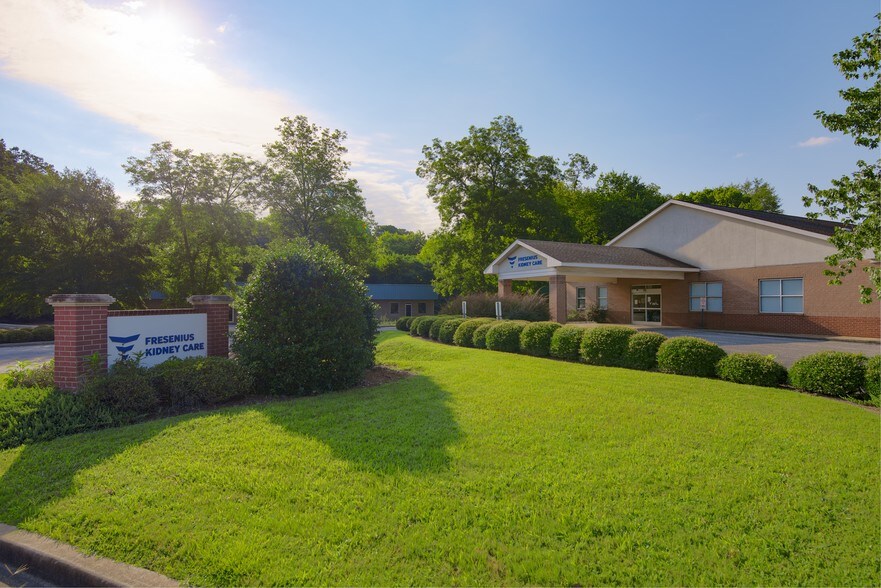 More Photos Of 717 Stone Ave, Talladega Medical For Sale