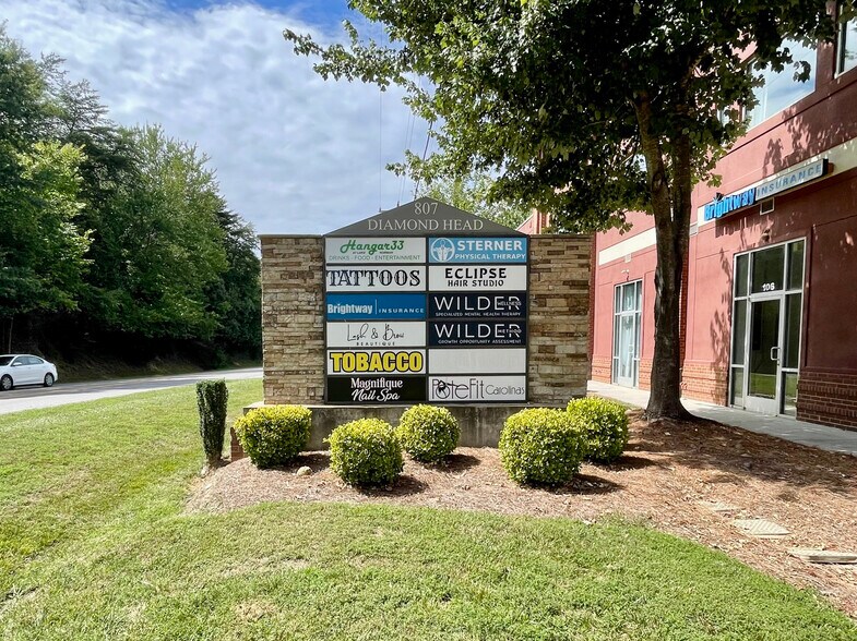 More Photos Of 807 Williamson Rd, Mooresville Loft Creative Space For Lease