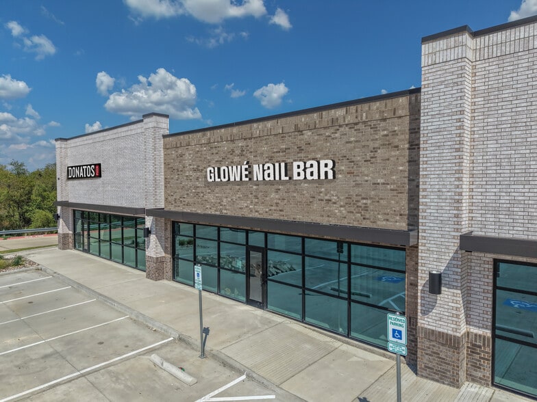 More Photos Of 610 S Crawford Dr, Fate Restaurant For Sale