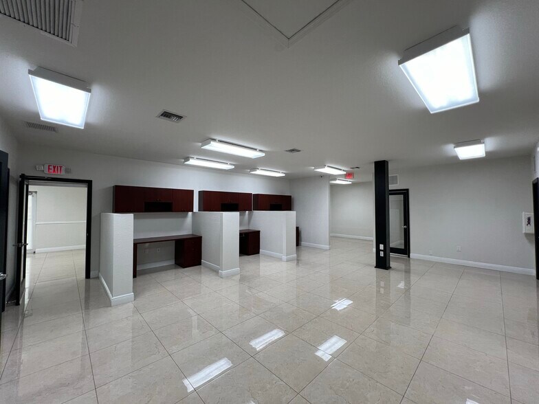 More Photos Of 2470 NW 102nd Pl, Doral Storefront Retail Office For Sale