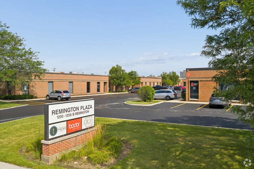 More Photos Of 1200-1258 Remington Rd, Schaumburg Light Distribution For Lease