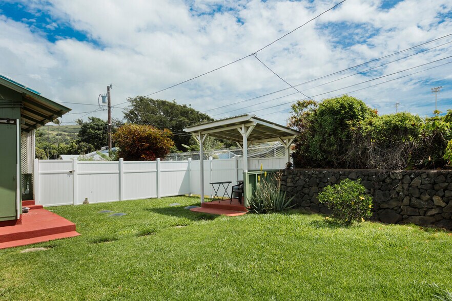 More Photos Of 95-1148 Naalehu Spur RD., Naalehu Restaurant For Sale