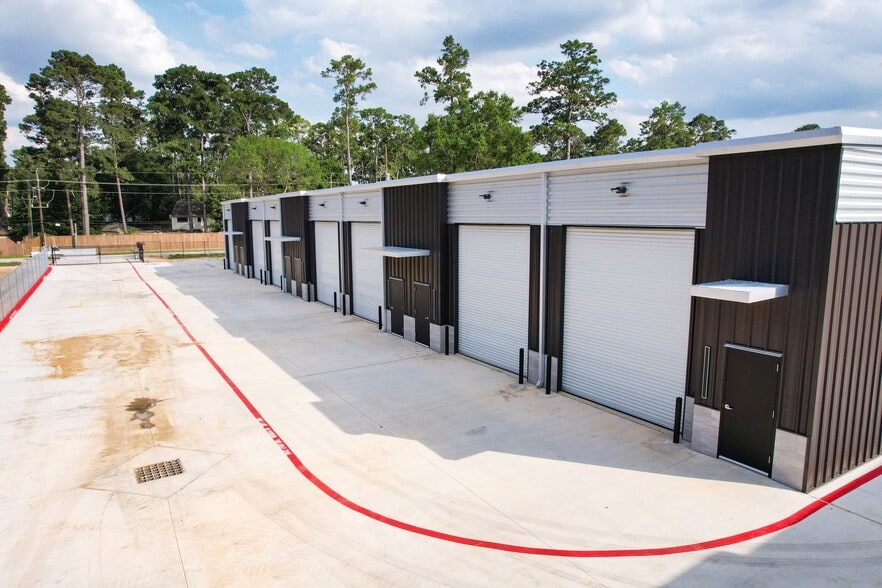 More Photos Of 12402 Malcomson Rd, Houston Self Storage For Sale