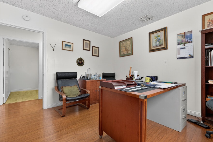 More Photos Of 4160 Verdugo Rd, Los Angeles Office For Sale
