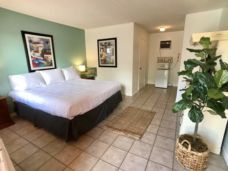 More Photos Of 1700 S Federal Hwy, Lake Worth Hotel For Sale