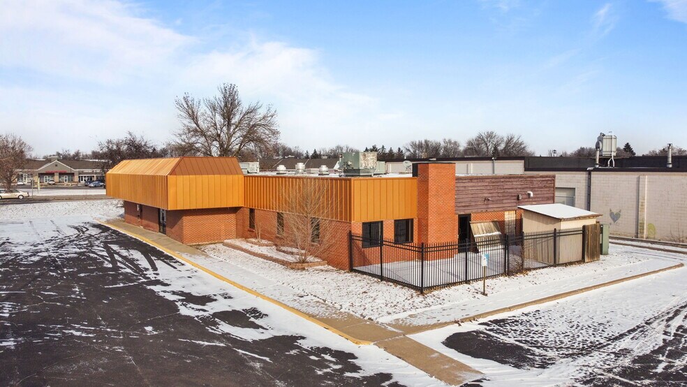 More Photos Of 8432 Noble Ave, Minneapolis Bar For Sale