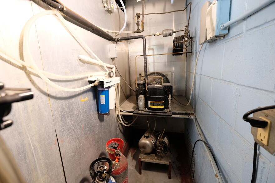 More Photos Of 358 W 23rd St, New York Multifamily For Sale