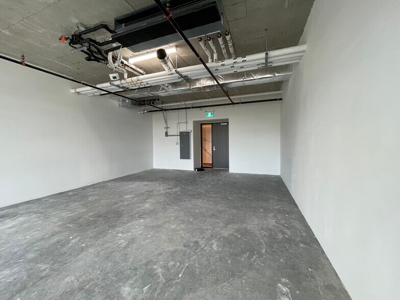 More Photos Of 7977 Lansdowne Rd, Richmond Office For Sale
