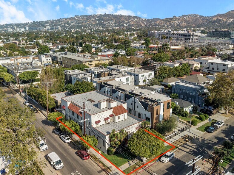 Primary Photo Of 803 N Detroit St, Los Angeles Apartments For Sale