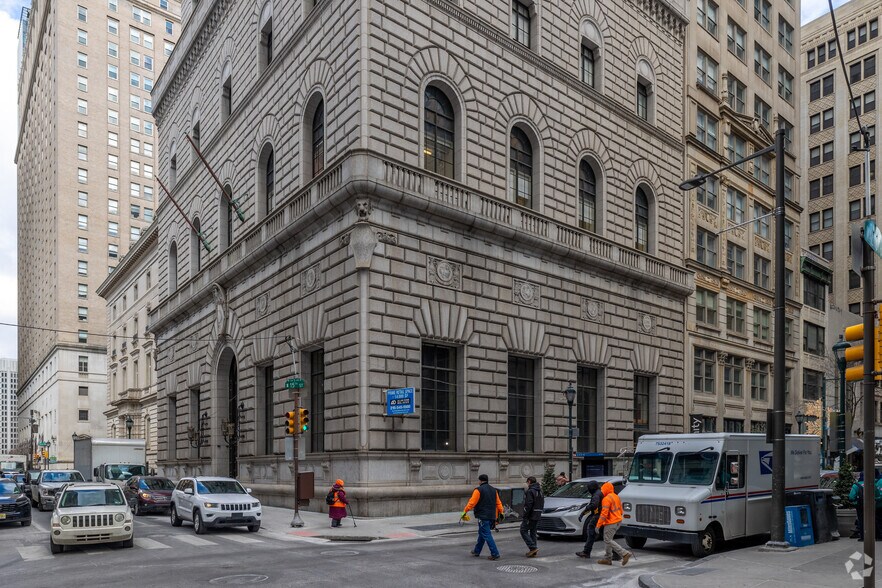 More Photos Of 1435-1441 Walnut St, Philadelphia Office For Lease