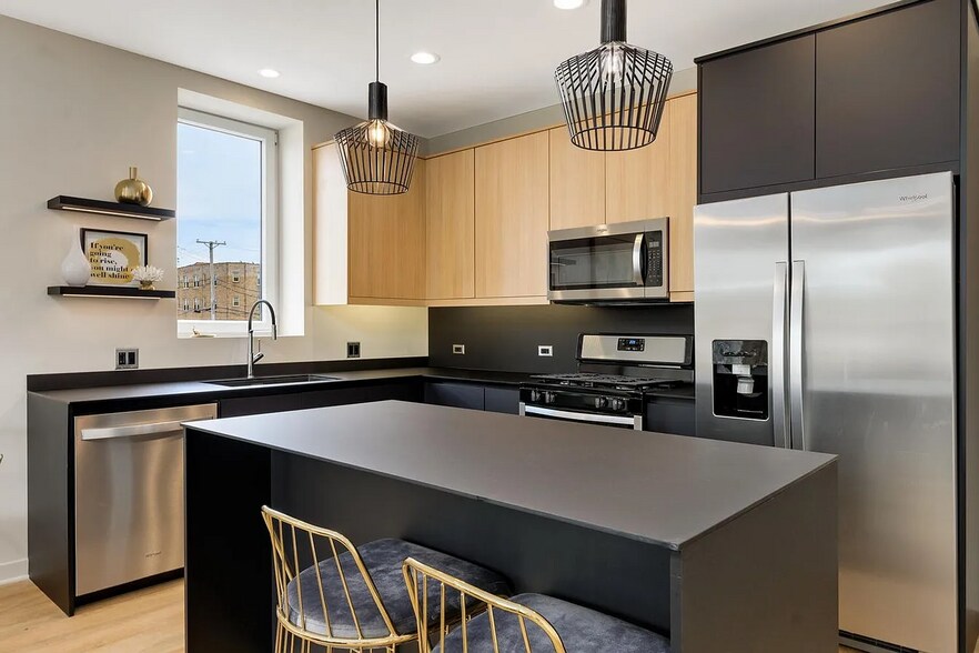 More Photos Of 6037 North Ave, Oak Park Multifamily For Sale