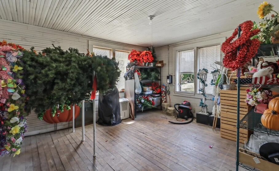More Photos Of 8196 Florida 85, Laurel Hill Mixed Retail For Sale