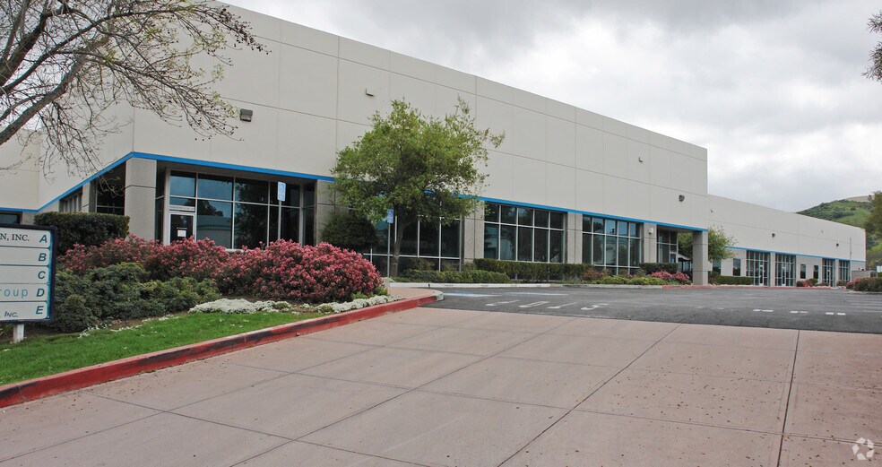 More Photos Of 25620 Rye Canyon Rd, Valencia Warehouse For Lease