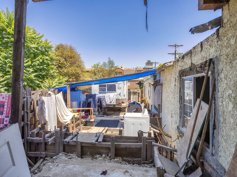 More Photos Of 4463 Bellflower Ave, West Toluca Lake Apartments For Sale