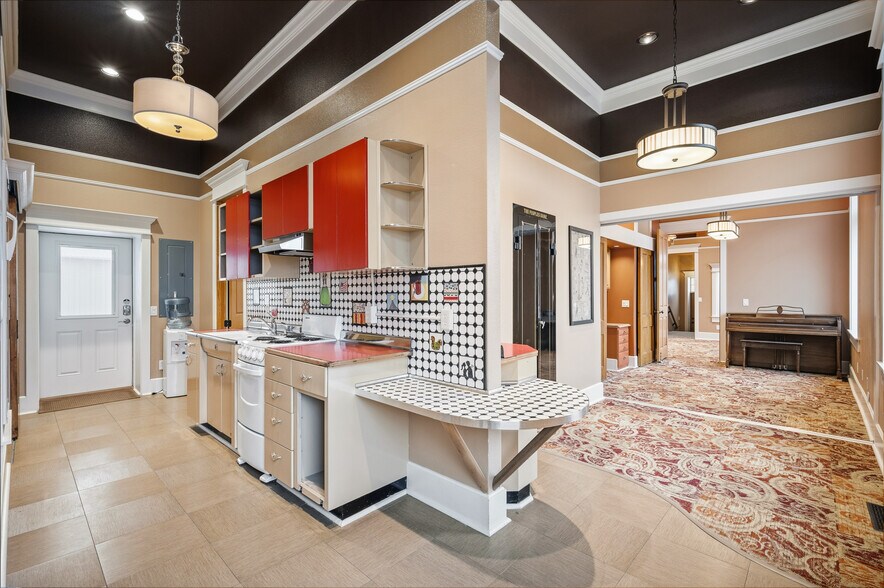 More Photos Of 101 S Big Horn Ave, Moorcroft Flex For Sale