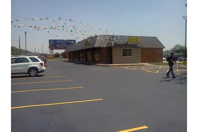 More Photos Of 4110 Blackhawk Rd, Rock Island Freestanding For Lease