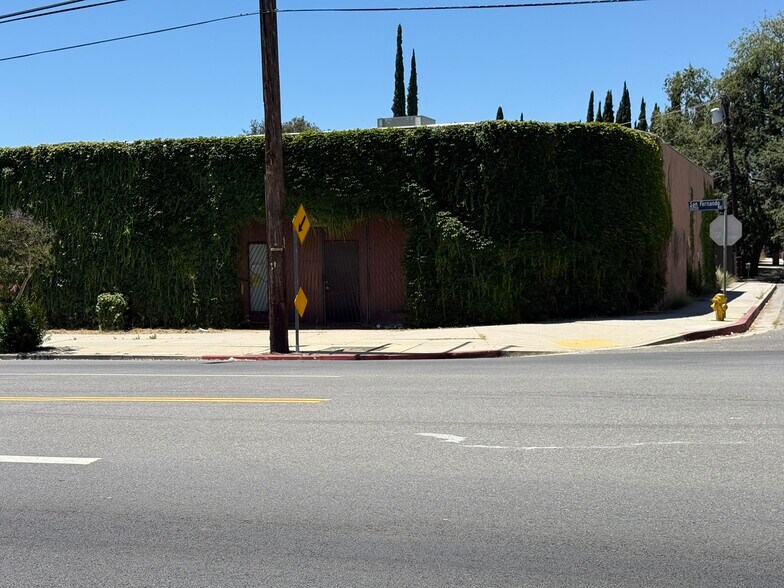 More Photos Of 13227 San Fernando Rd, Rancho Cascades Warehouse For Lease