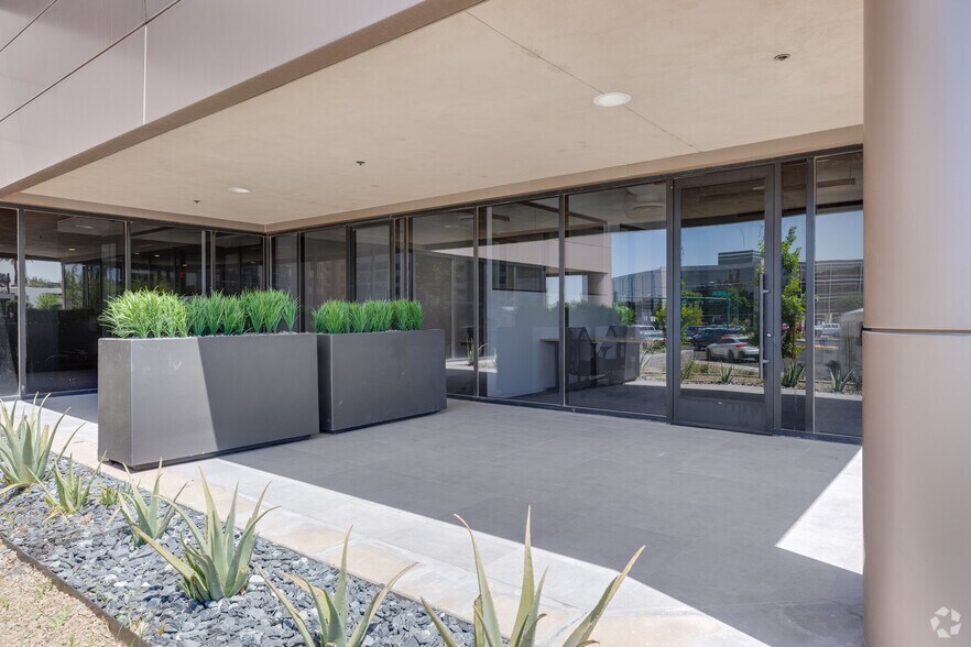 More Photos Of 3200 E Camelback Rd, Phoenix Coworking Space