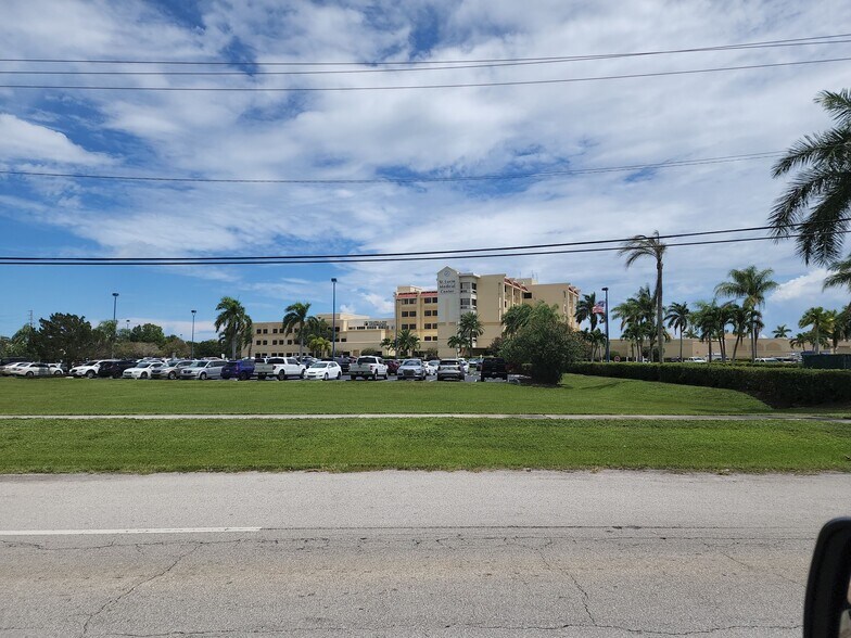 More Photos Of 1400 Hillmoor Dr, Port Saint Lucie Medical For Sale