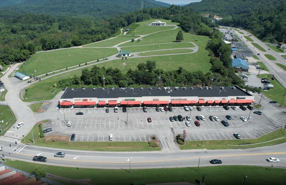 More Photos Of 1875 N 25th St, Middlesboro Restaurant For Lease