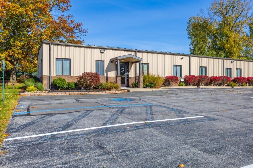 More Photos Of 747 Pierce Rd, Clifton Park Office For Sale