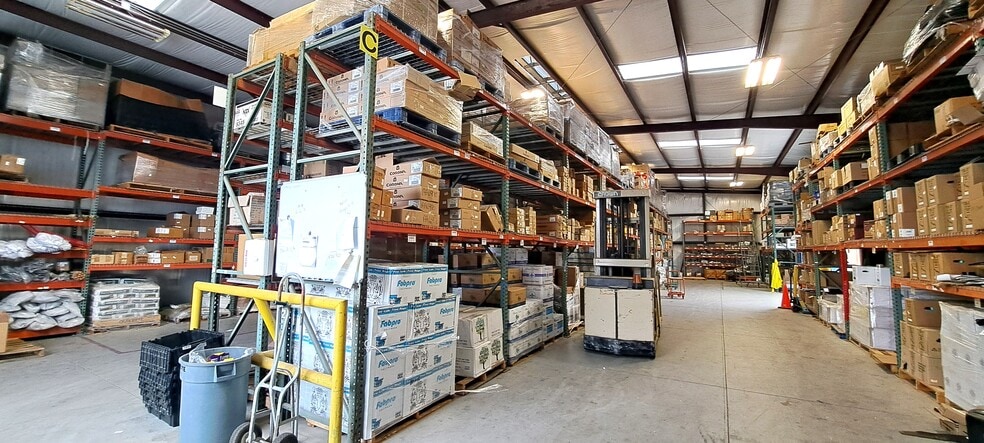 More Photos Of 9309 Enos Ln, Bakersfield Warehouse For Lease