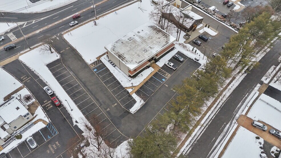 More Photos Of 1410 Hooper Ave, Toms River Office For Lease