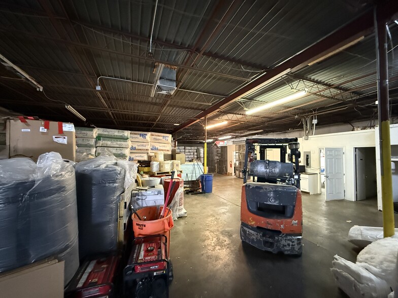 More Photos Of 1049-1051 Eastside Rd, El Paso Distribution For Sale