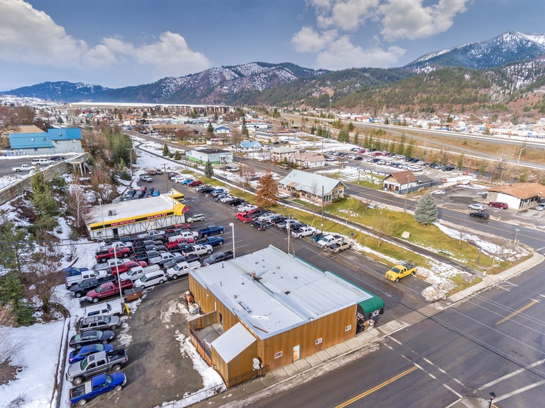 More Photos Of 2 S Division St, Kellogg Restaurant For Sale