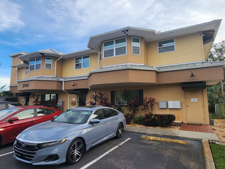 More Photos Of 2105 Drew St, Clearwater Office For Sale