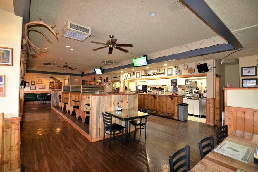 More Photos Of 121 NE 3rd St, Prineville Restaurant For Sale