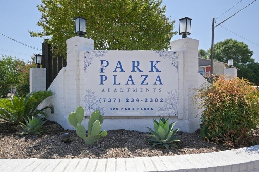 More Photos Of 829 Park Plz, Austin Apartments For Sale