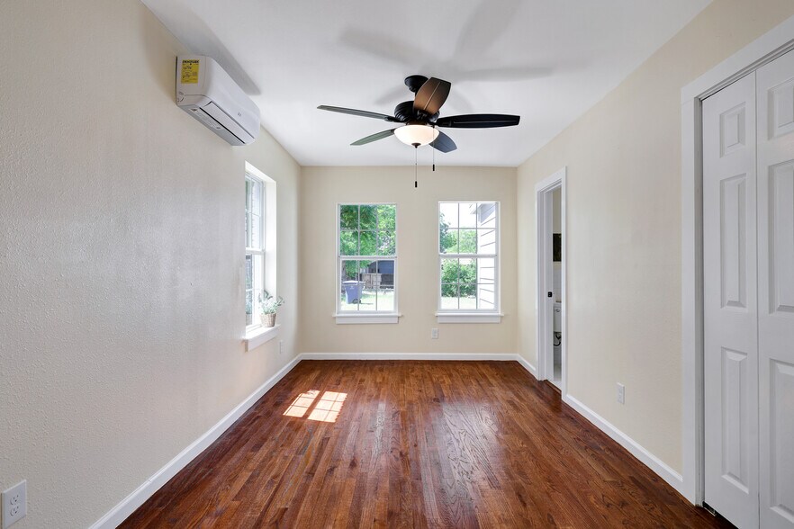 More Photos Of 834 W Russell Pl, San Antonio Apartments For Sale