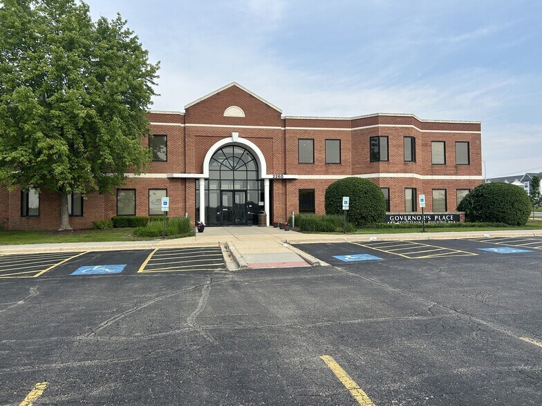 Primary Photo Of 2260 W Higgins Rd, Hoffman Estates Medical For Lease