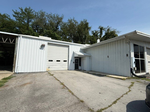 More Photos Of 12 Shelby St, Jamestown Light Distribution For Sale