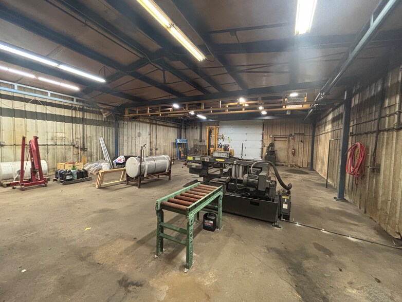 More Photos Of 1221 Groop Rd, Springfield Warehouse For Sale