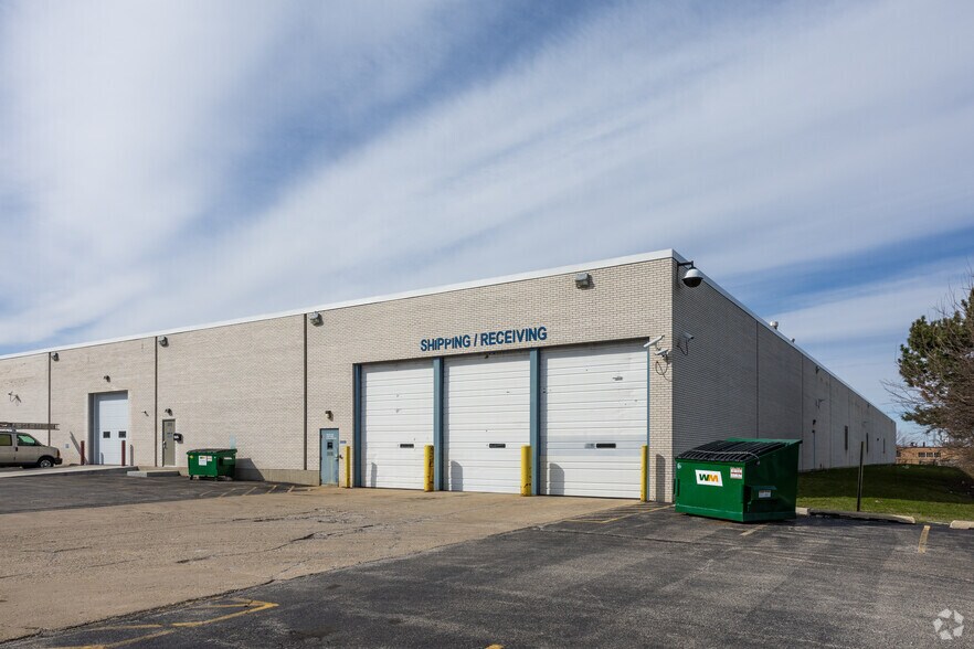 More Photos Of 1111 S Wheeling Rd, Wheeling Warehouse For Lease