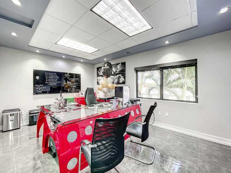 More Photos Of 2550 NW 4th Ct, Fort Lauderdale Warehouse For Sale