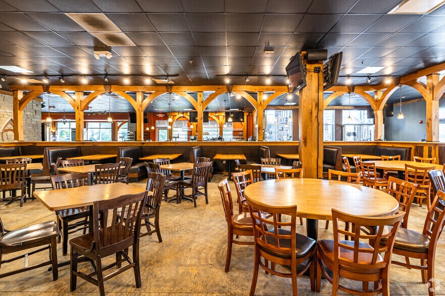 More Photos Of 3825 S Kinnickinnic Ave, Milwaukee Restaurant For Lease