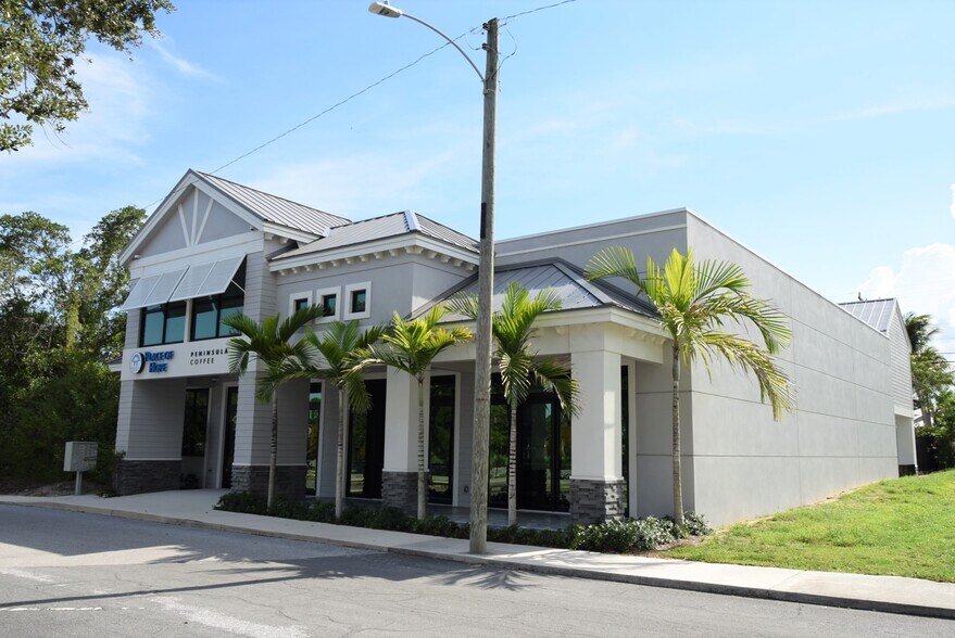 More Photos Of 11810 SE Dixie Hwy, Hobe Sound Storefront Retail Residential For Lease