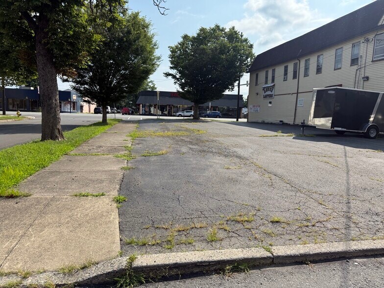 More Photos Of 430 Market St, Kingston Storefront Retail Residential For Sale