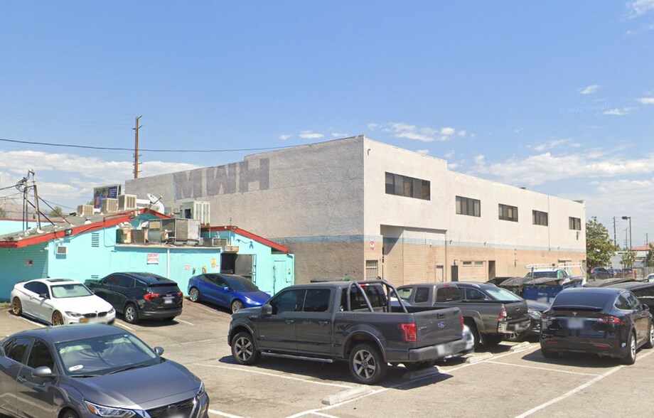 More Photos Of 21220 Devonshire St, Chatsworth Office For Lease