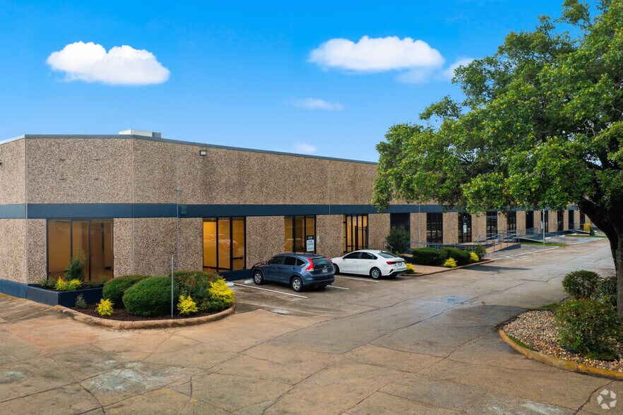 More Photos Of 8303-8317 Knight Rd, Houston Warehouse For Lease