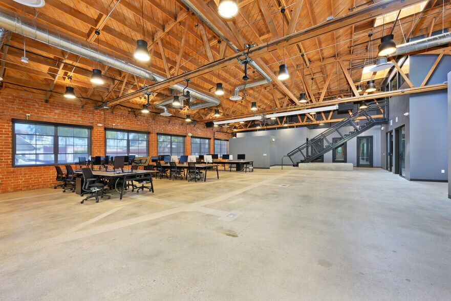 More Photos Of 2223-2229 S Carmelina Ave, Los Angeles Loft Creative Space For Lease