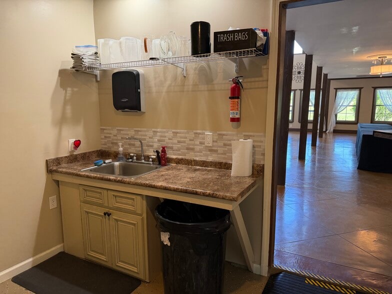 More Photos Of 4950 S County Road 20, Ozark Freestanding For Sale