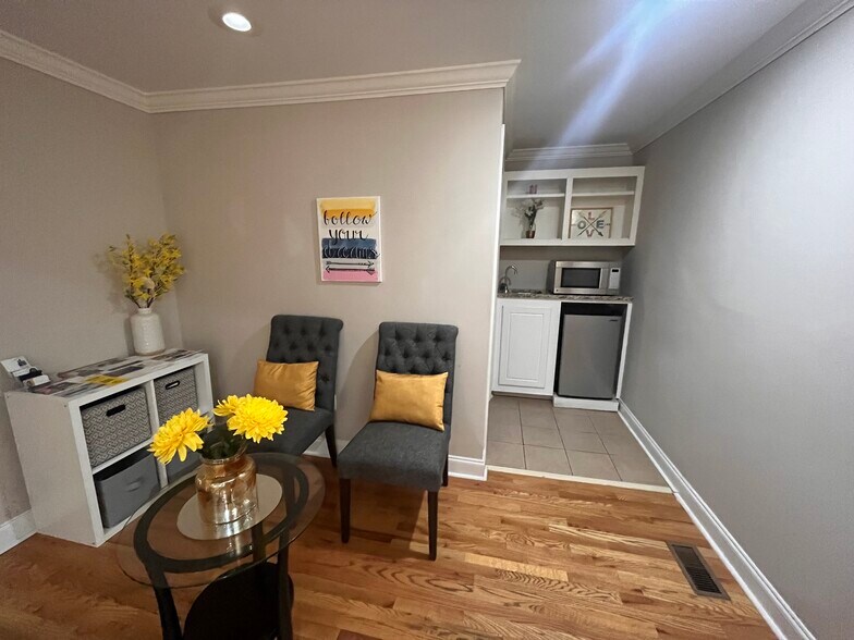 More Photos Of 11080 Old Roswell Rd, Alpharetta Loft Creative Space For Lease